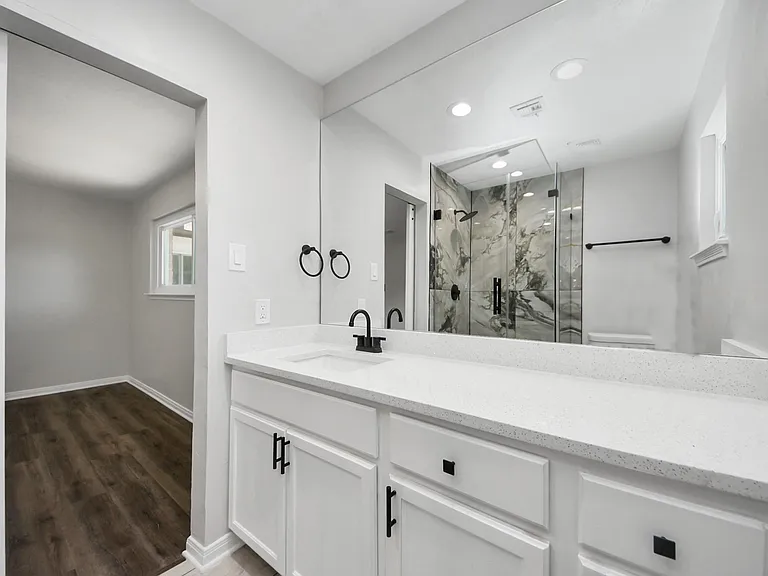 10602 Raydell Dr — Photo 11