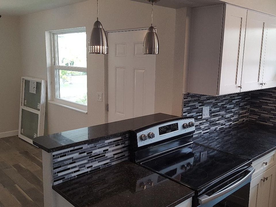 1st image of 173 E Davis Blvd APT 1