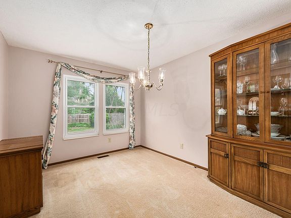 5th image of 275 Highbury Cres