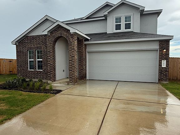 2nd image of 100 Camargue Dr