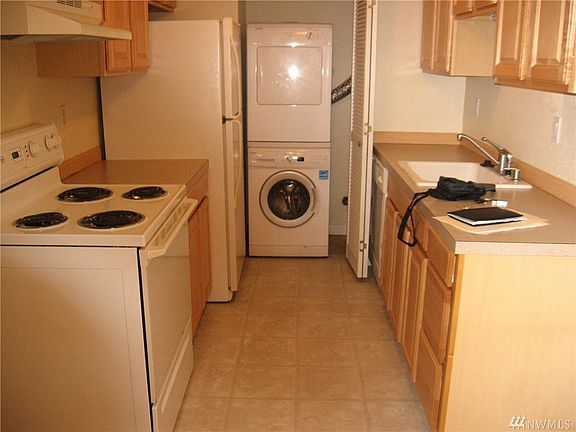 3rd image of 6726 112th Ave NE Unit 1-B