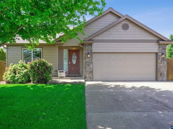 114 N 10th St, Jefferson, OR 97352