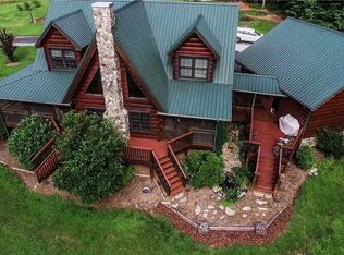 1112 Fishermans Cove Rd, Pine Hall, NC 27042