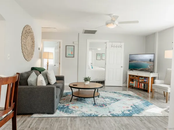 7560 Normal Ave, La Mesa, CA 91941