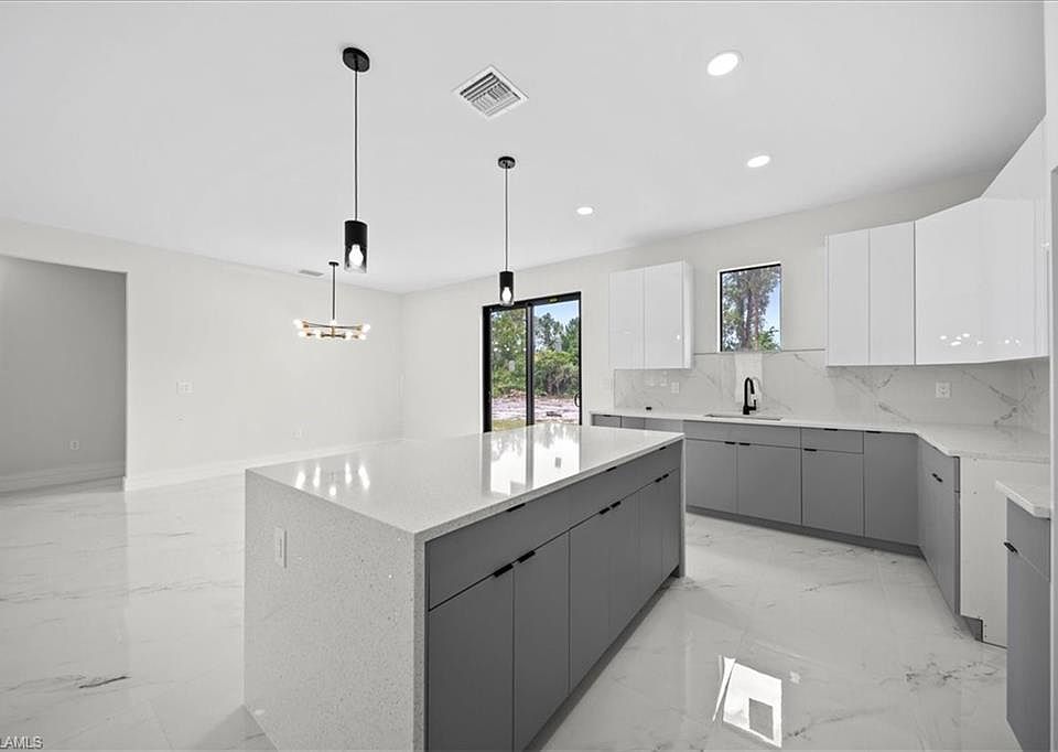 1st image of 375 Selkirk AVE