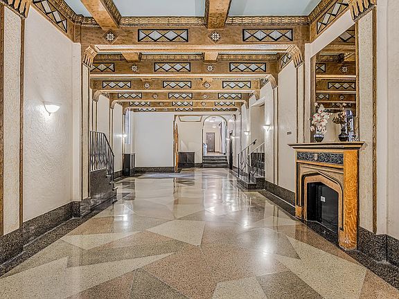 4th image of 4142 42nd St APT 1A
