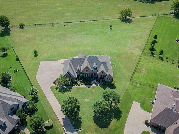 2nd image of 200 Essex Ct