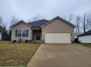 1596 Parkside Dr, Clarksville, TN 37042