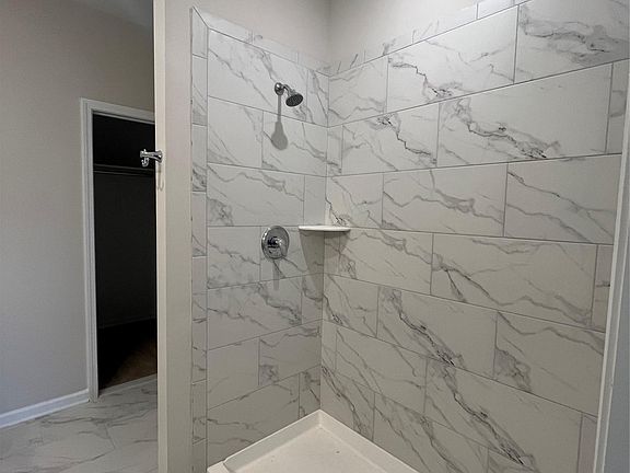 5th image of 415 Tower Ridge Cir
