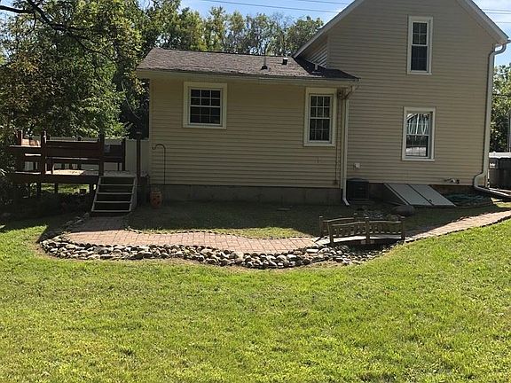 2nd image of 5305 W River Dr NE