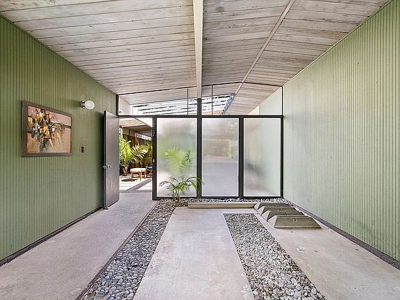 3rd image of 817 San Francisco Ct