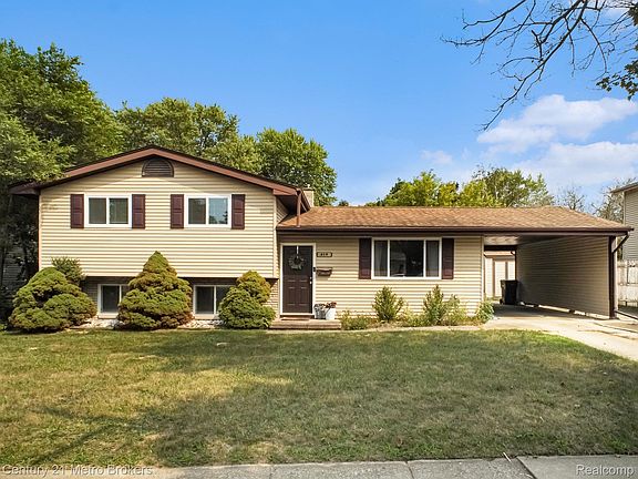 3rd image of 419 Laurie Dr