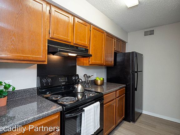 2nd image of 500 Windsor Green Blvd #4861860