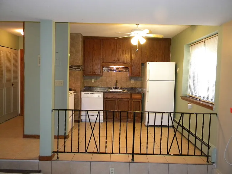818 8th St SE — Photo 6