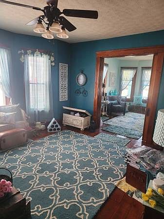2nd image of 1117 Campbell St