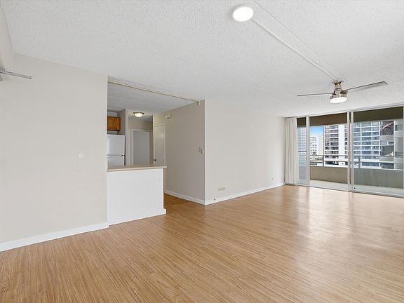5th image of 2533 Ala Wai Blvd #1-702