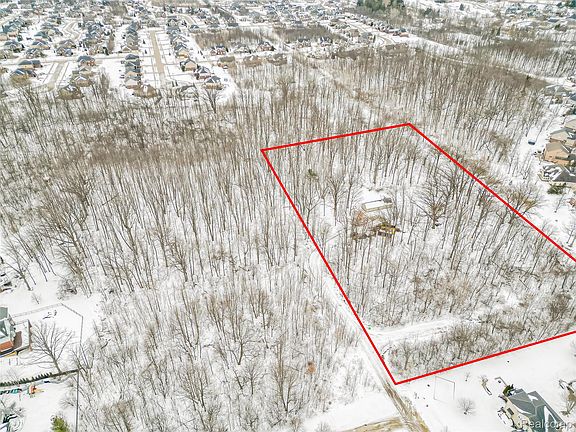 5th image of 52485 Ten Mile Rd