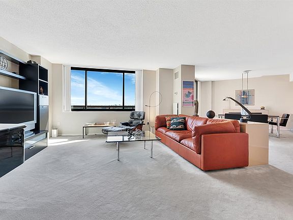 2nd image of 2129 Harmon Cove Tower #2129