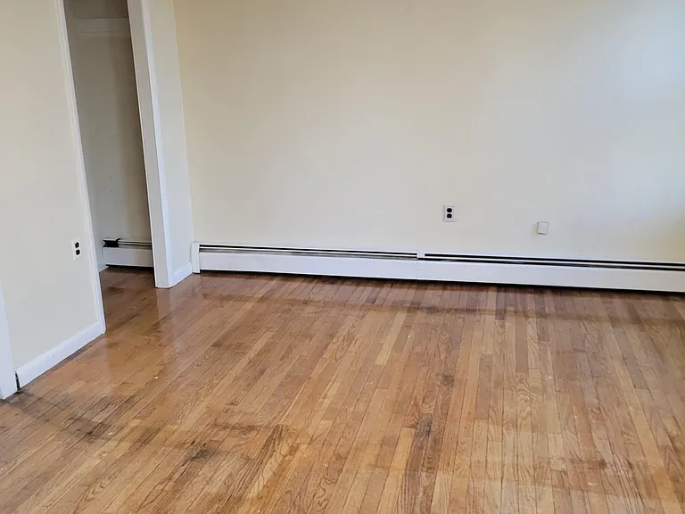 408 Chestnut St #2 — Photo 3