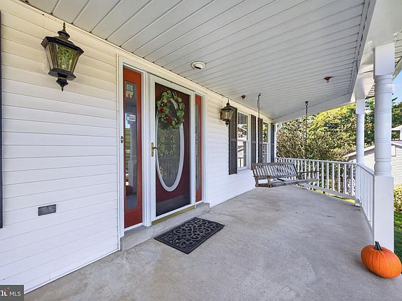 3rd image of 8683 Felsview Dr