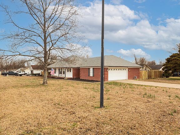 3rd image of 31 Crosswind Cv