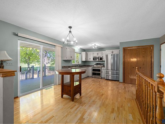 2nd image of 1001 Angel Ln