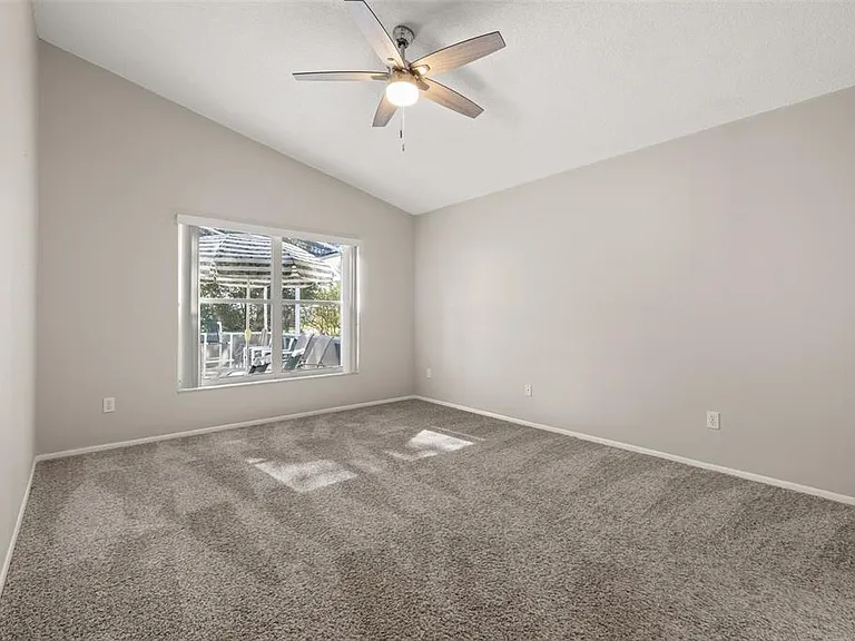 551 Castlemain Cir — Photo 28