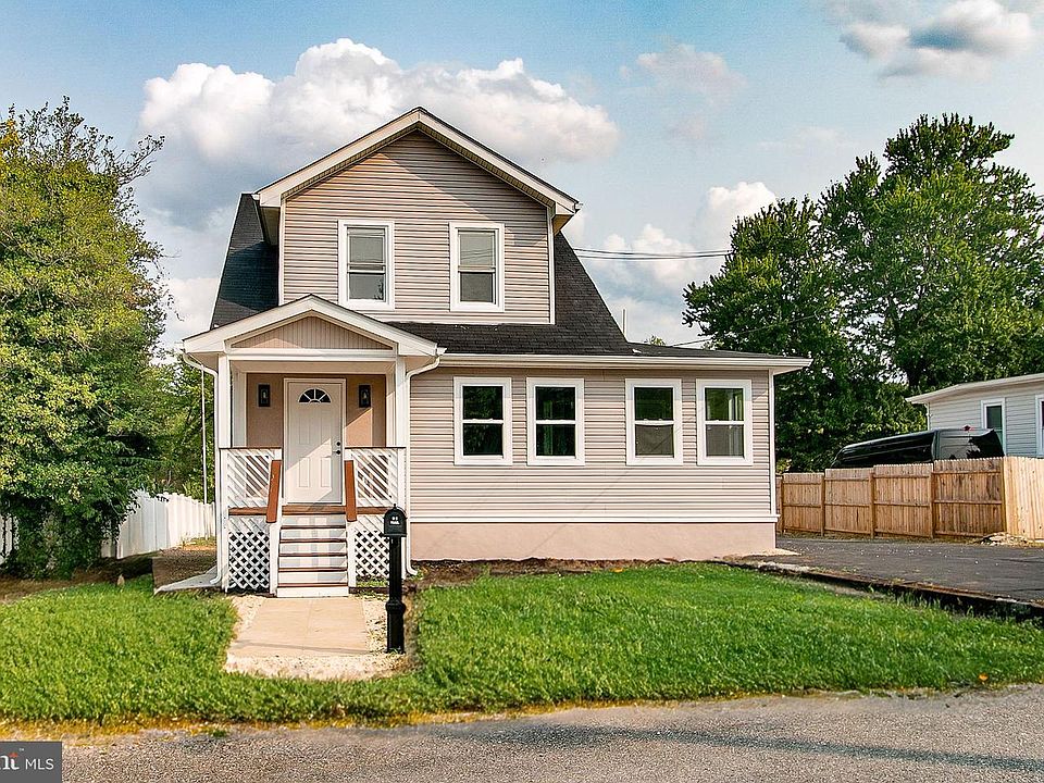 1st image of 3437 Liberty Gardens Rd