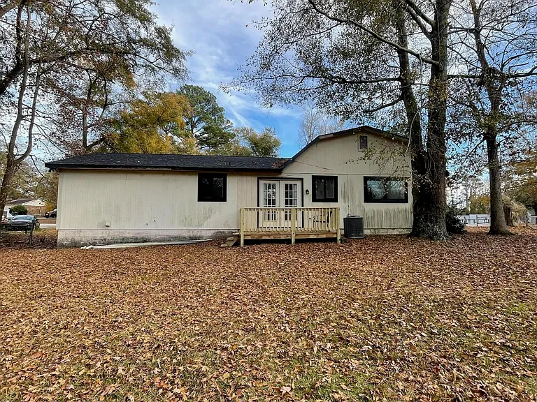 1002 Stillwood Cir — Photo 15