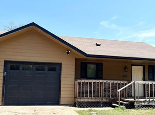 507 Oak St, Valley Falls, KS 66088