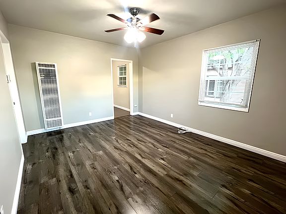 3rd image of 17542 Ventura Blvd APT 18