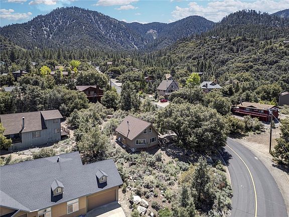 2nd image of 2028 Linden Dr