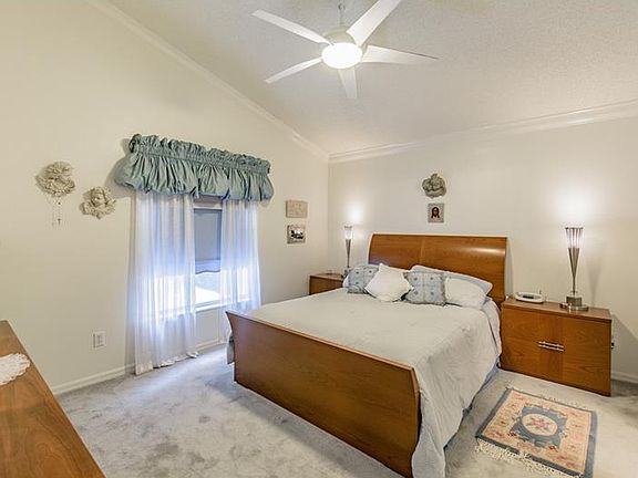 5th image of 230 Old Mill Cir