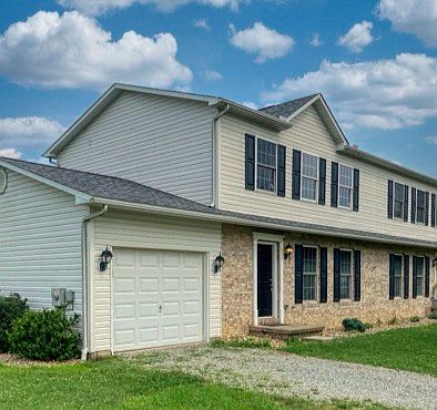 1st image of 111-113 Arbor Dr #111