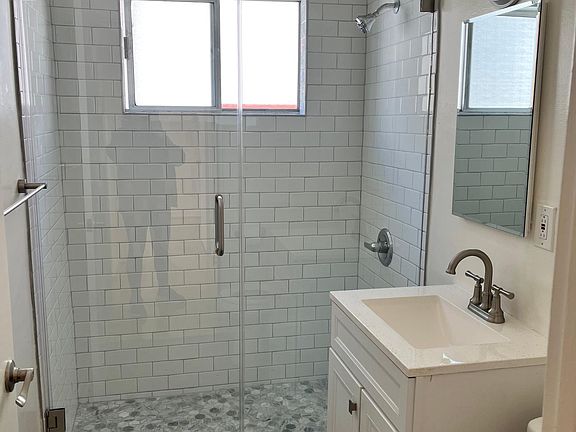 2nd image of 292 N Chester Ave #2