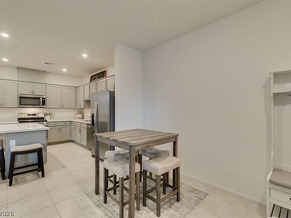 5th image of 661 Bellus Pl