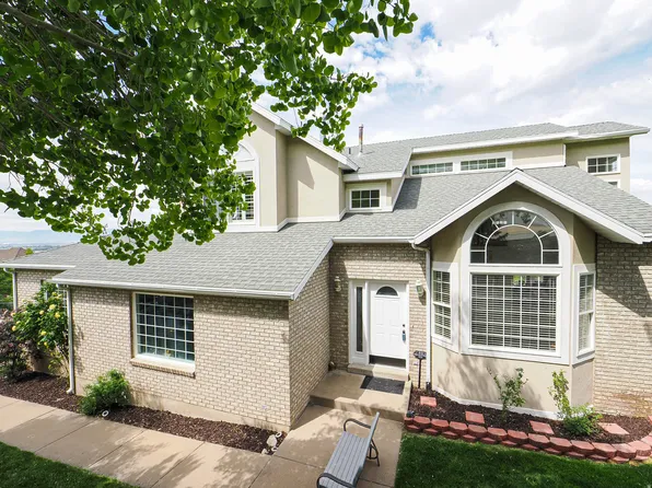 1833 N 350 E, Centerville, UT 84014
