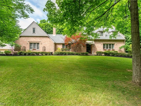 509 Sugar Camp Dr, East Palestine, OH 44413