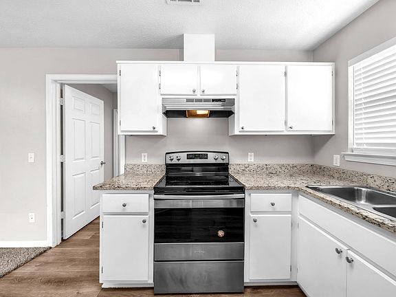 5th image of 2817 E 17th St