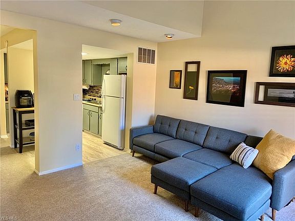 3rd image of 603 Center Ave