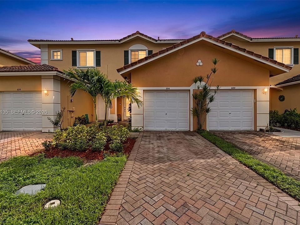 1st image of 590 Princess Dr