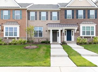 2780 Ashcombe Dr, Ann Arbor, MI 48105