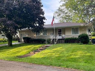419 Pleasant St, Elizabeth, IL 61028