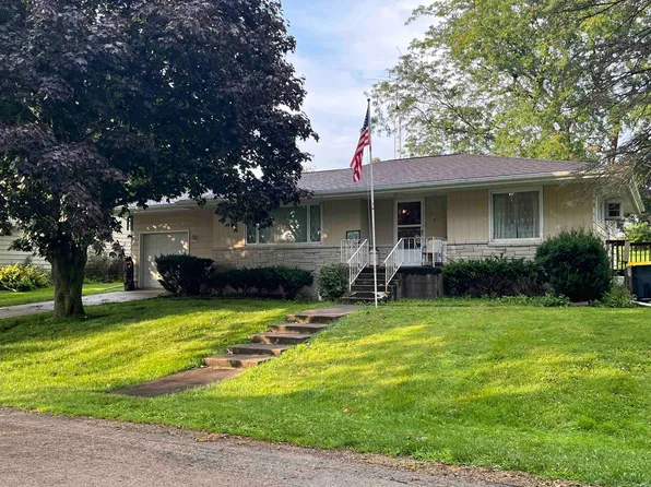 419 Pleasant St, Elizabeth, IL 61028