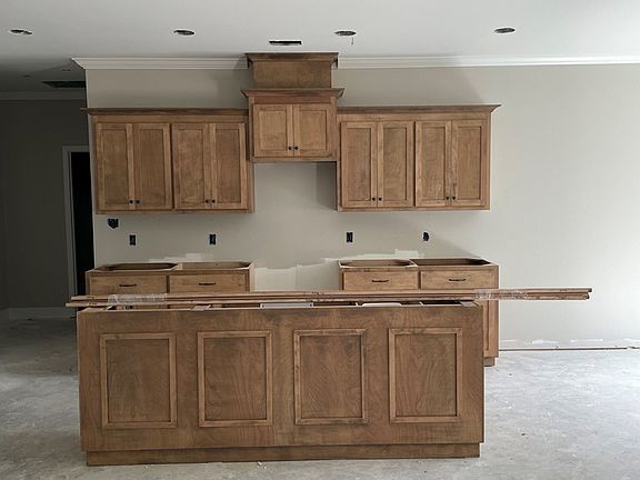 5th image of 506 E Main St