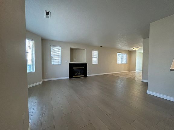 4th image of 2637 Dornoch Pl