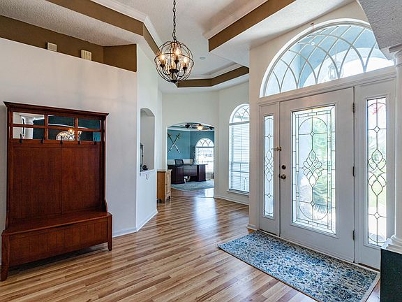 3rd image of 2912 Southbank Cir