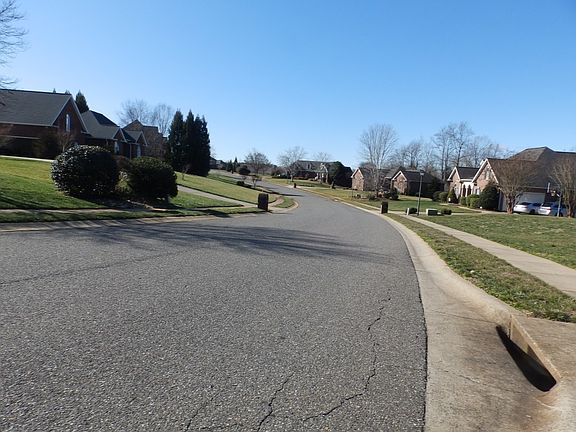5th image of 2616 Pebble Creek Dr
