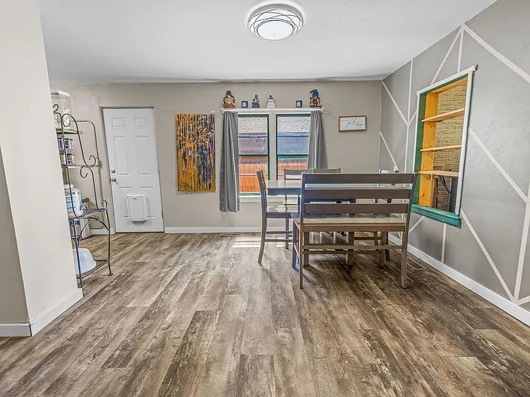845 School St — Photo 3