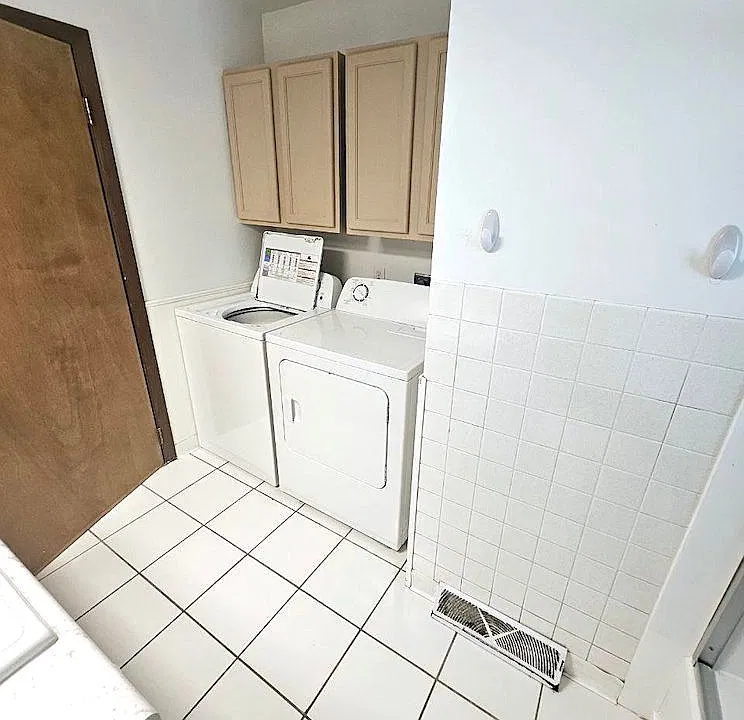 226 4th St E #226